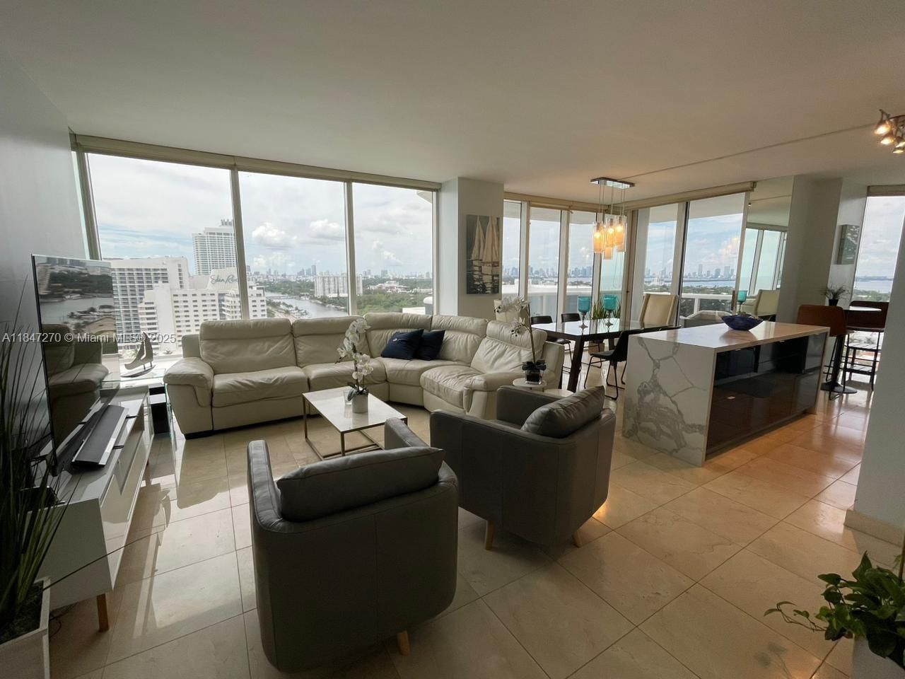 4775 Collins Ave, Unit 2105, Miami Beach, FL 33140 Photo