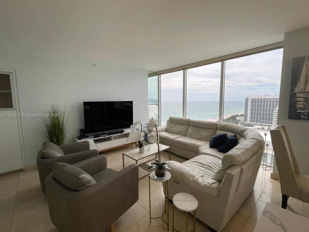 4775 Collins Ave, Unit 2105, Miami Beach, FL 33140 Photo
