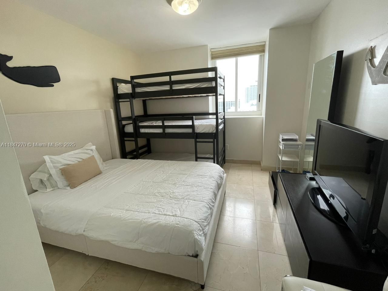 4775 Collins Ave, Unit 2105, Miami Beach, FL 33140 Photo