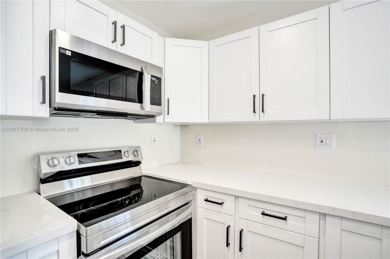 6220 NW 12th Ct, Sunrise, FL 33313 Photo