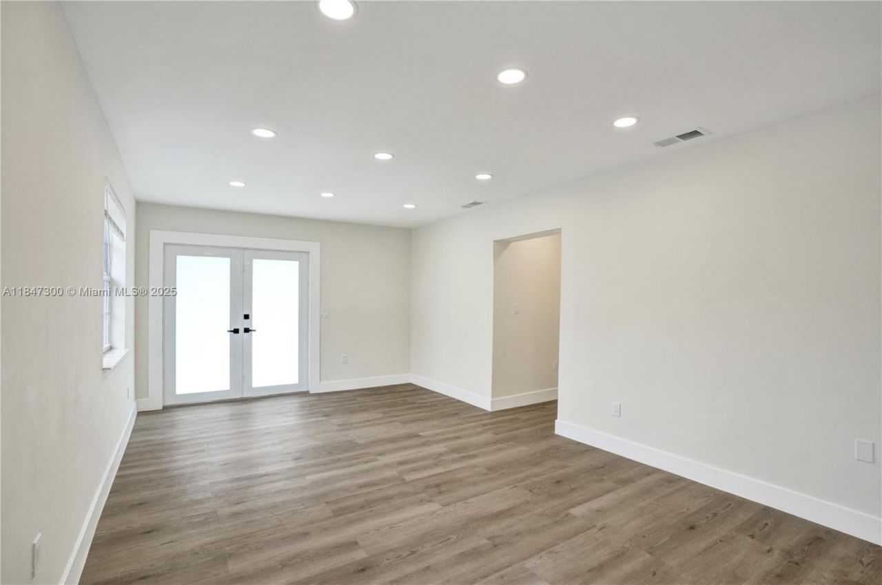 6220 NW 12th Ct, Sunrise, FL 33313 Photo