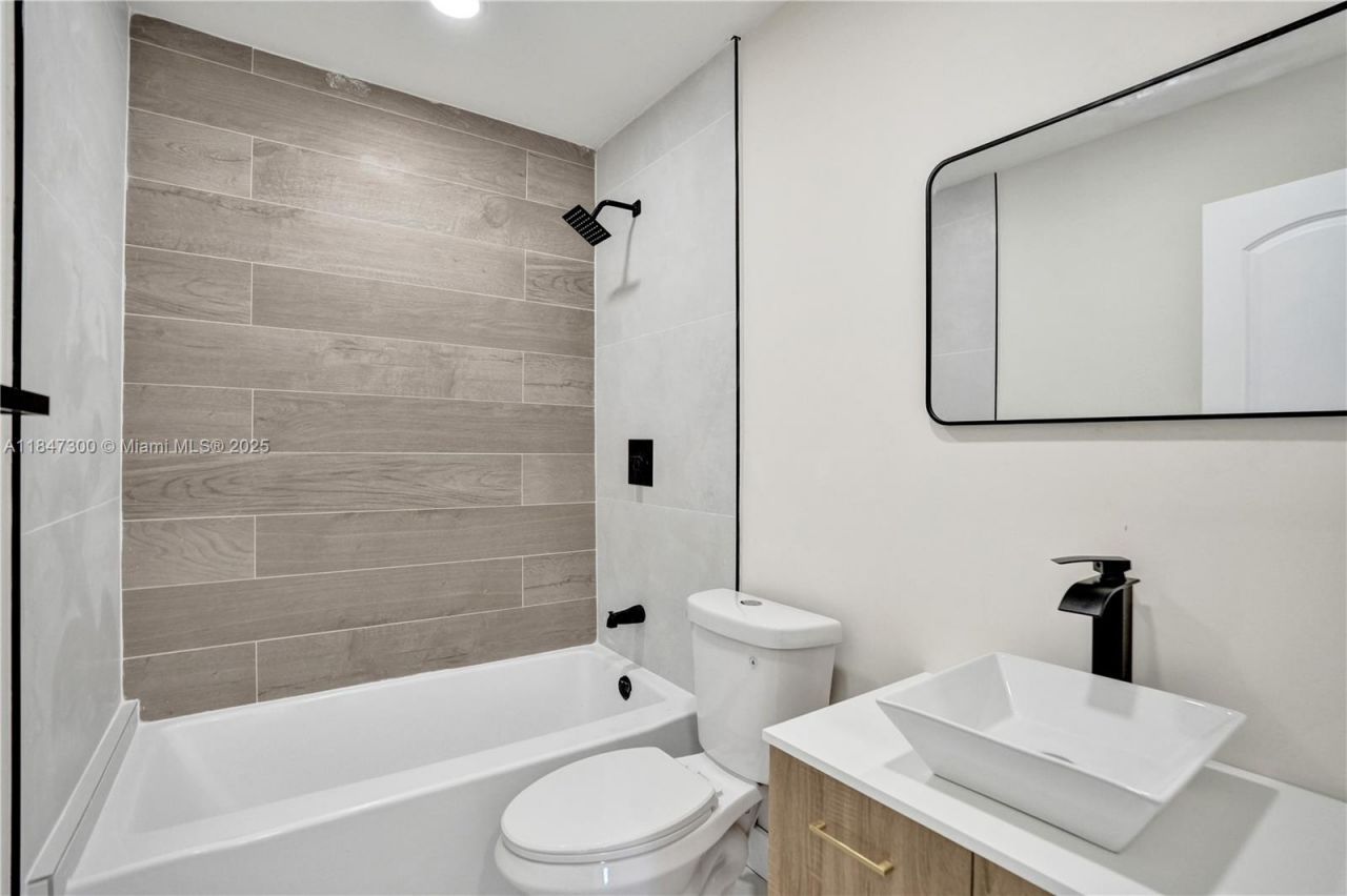 6220 NW 12th Ct, Sunrise, FL 33313 Photo