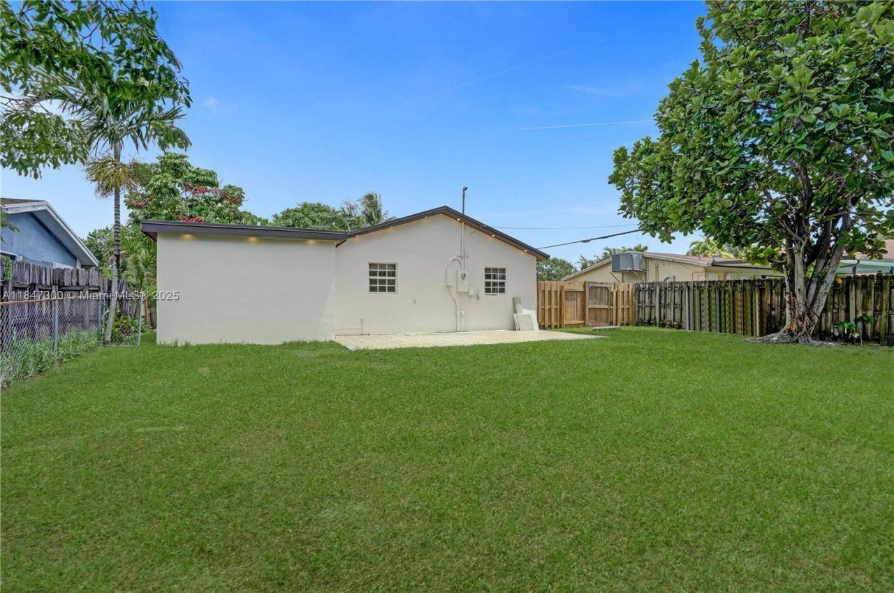 6220 NW 12th Ct, Sunrise, FL 33313 Photo