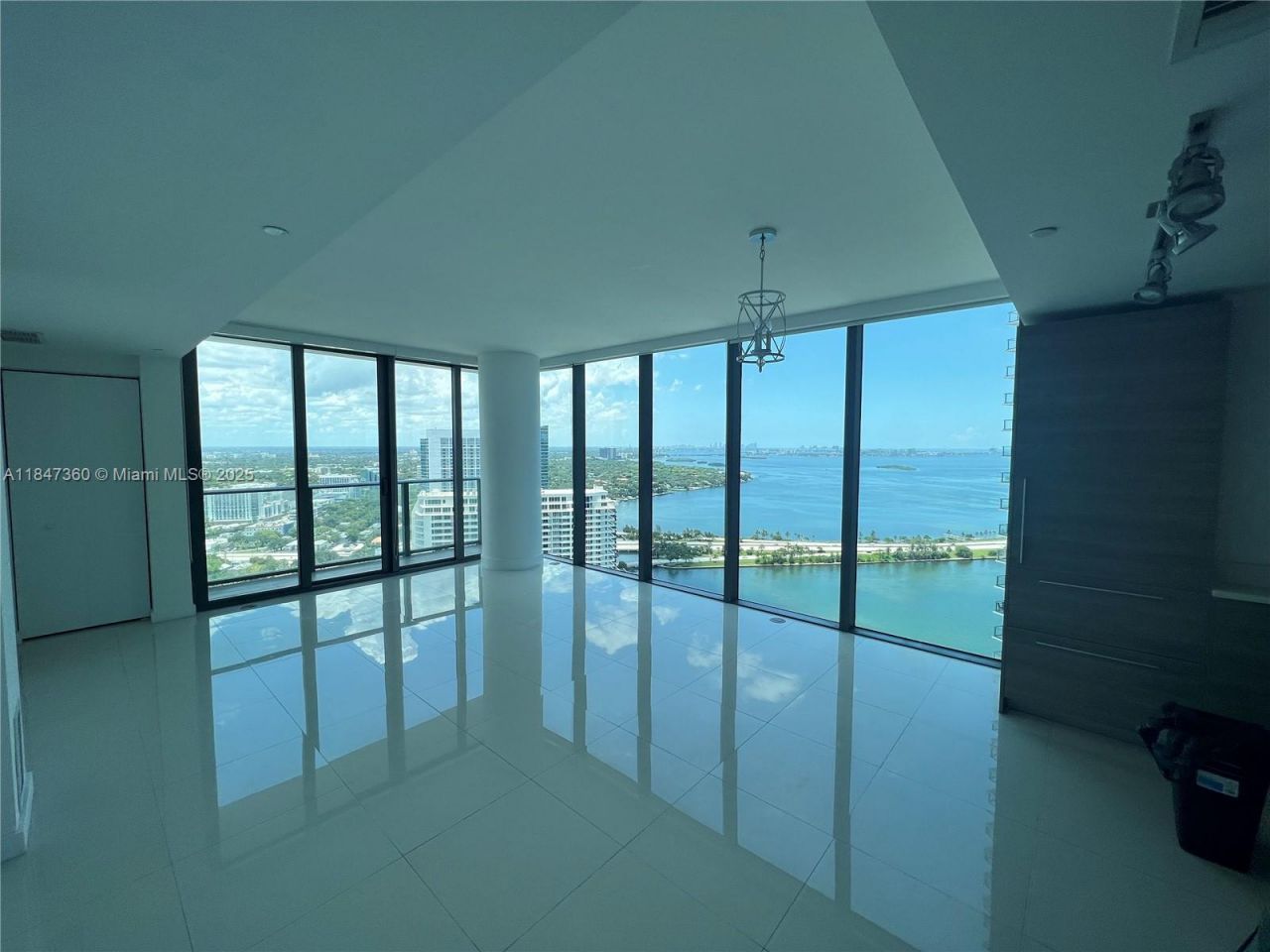 650 NE 32nd St, Unit 3508, Miami, FL 33137 Photo