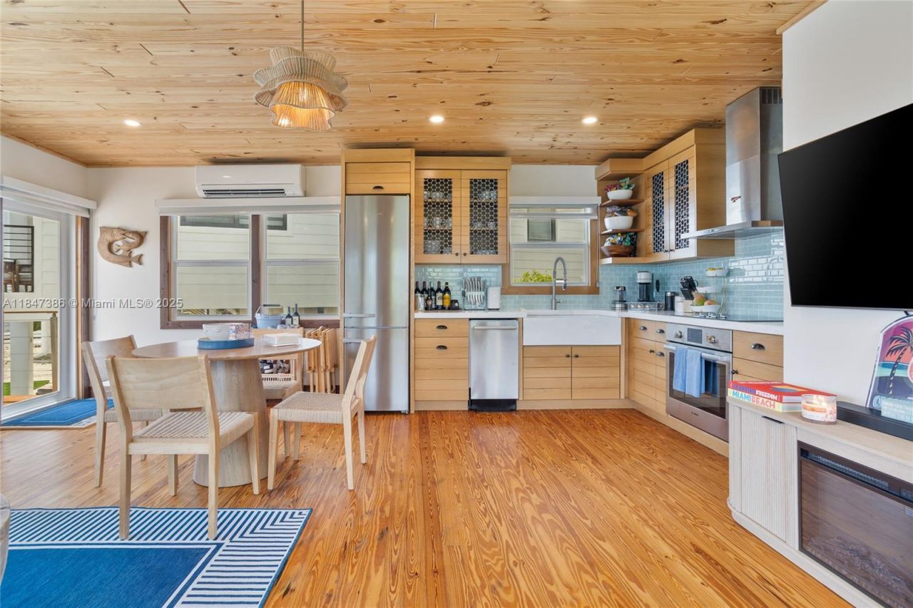 235 Tavernier Dr, Key Largo, FL 33070 Photo