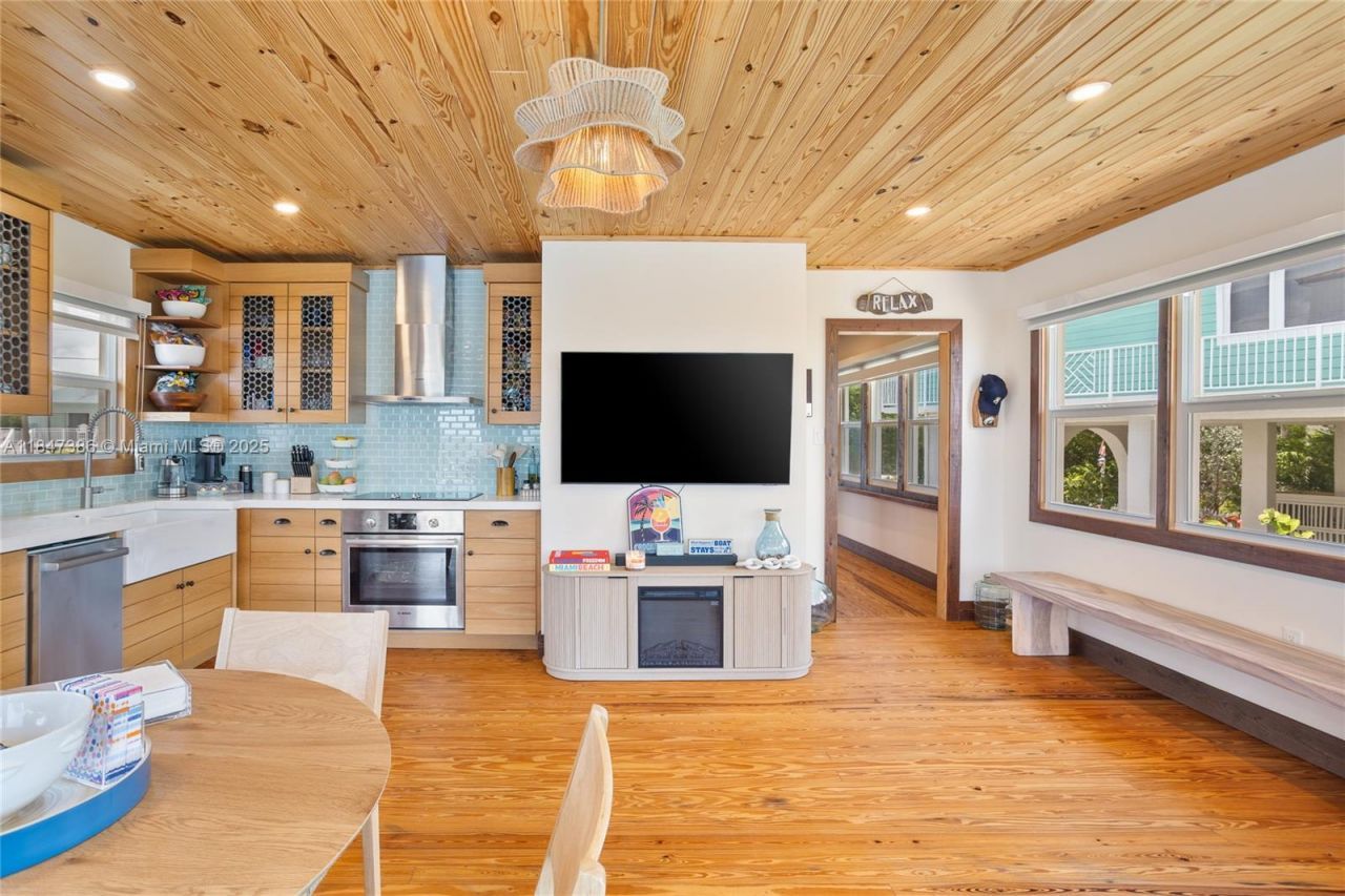 235 Tavernier Dr, Key Largo, FL 33070 Photo