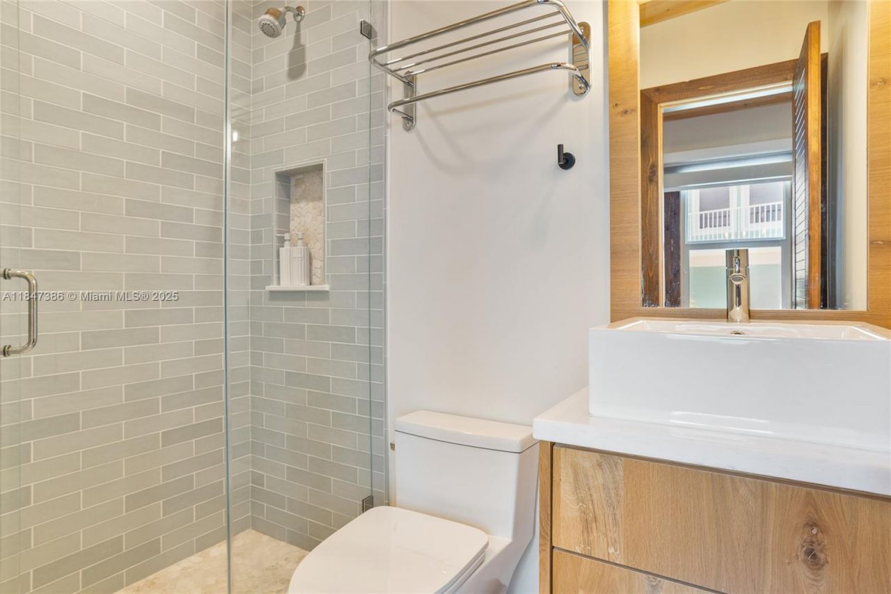 235 Tavernier Dr, Key Largo, FL 33070 Photo