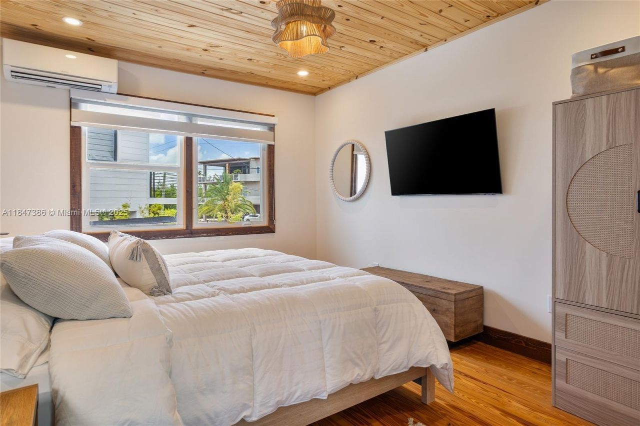 235 Tavernier Dr, Key Largo, FL 33070 Photo