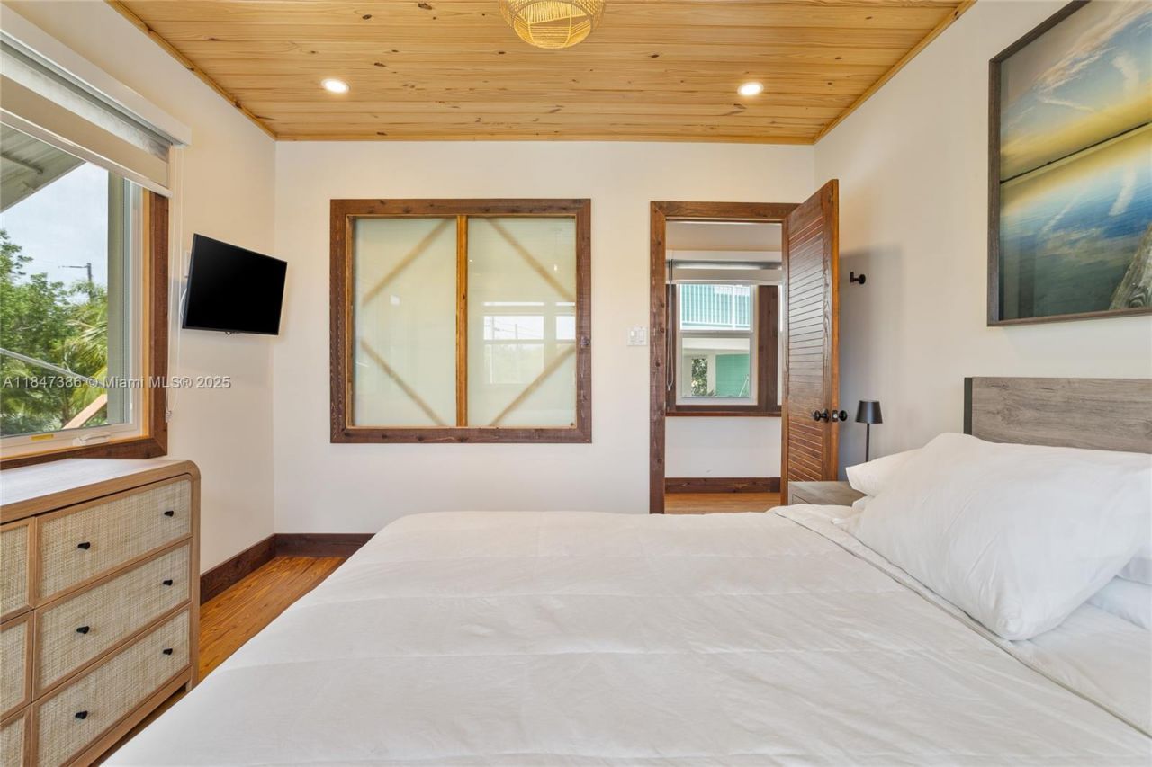 235 Tavernier Dr, Key Largo, FL 33070 Photo