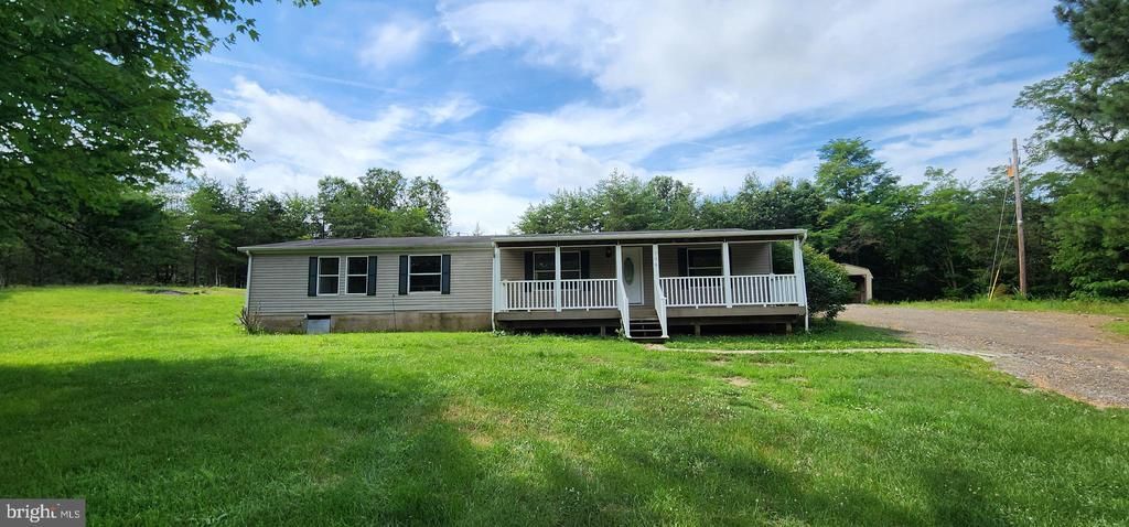 194 FLYING DOVE LANE E Hedgesville, WV 25427