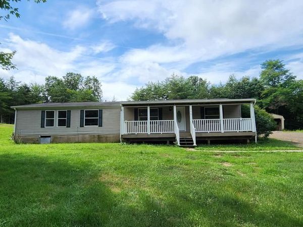 194 FLYING DOVE LANE E, HEDGESVILLE, WV 25427