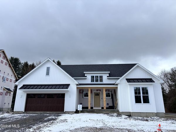 3 Wyatt's Way, Clifton Park, NY 12065