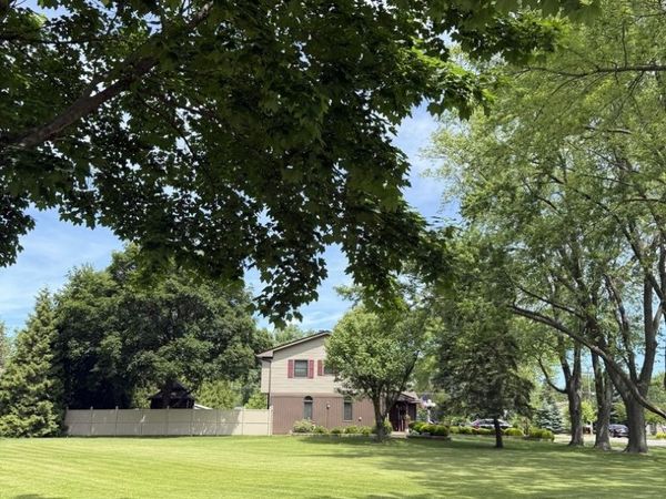 2110 Cherry Avenue, Hanover Park, IL 60133