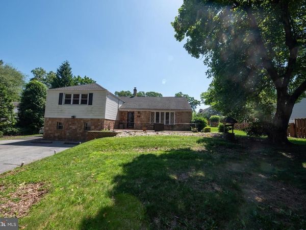 1612 E WILLOW GROVE AVENUE, GLENSIDE, PA 19038