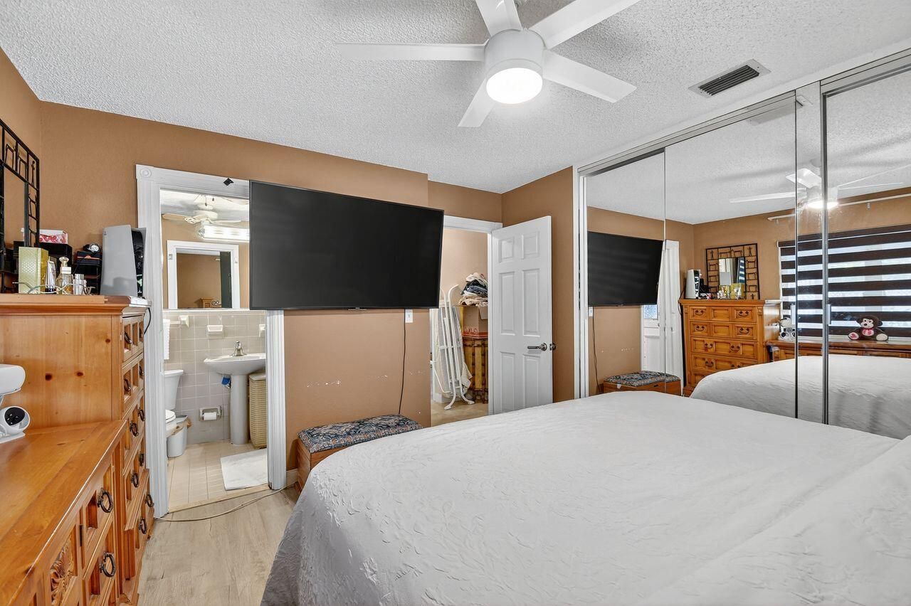 133 Greenbrier Drive, Palm Springs, FL 33461 Photo