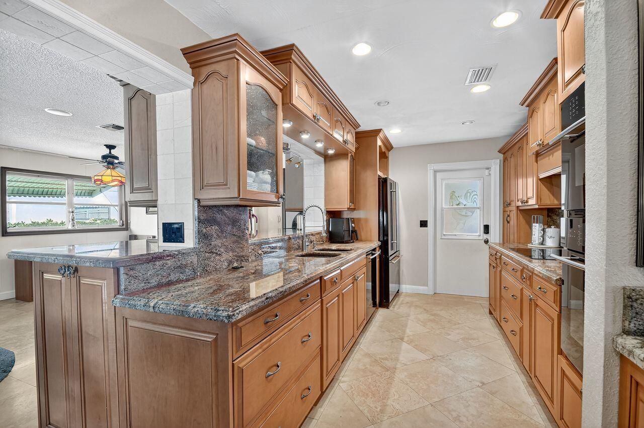 133 Greenbrier Drive, Palm Springs, FL 33461 Photo