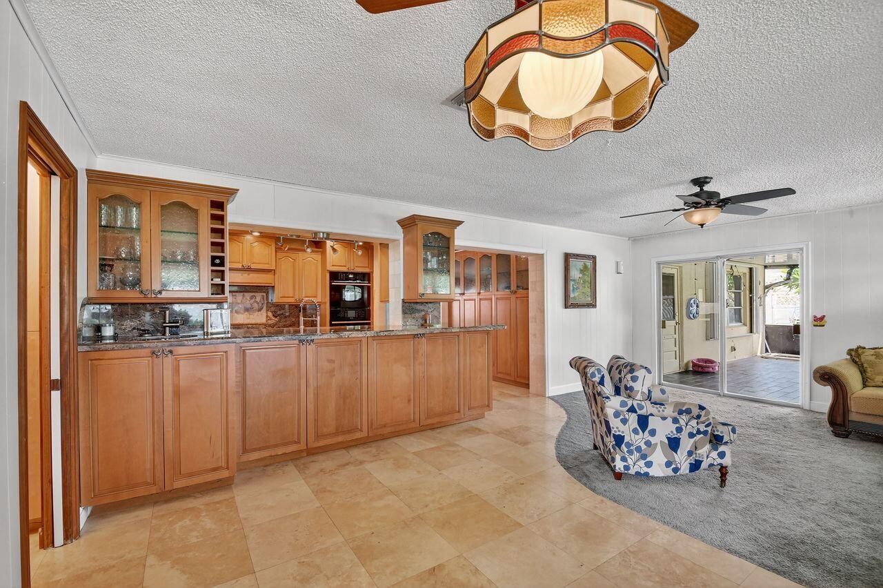 133 Greenbrier Drive, Palm Springs, FL 33461 Photo