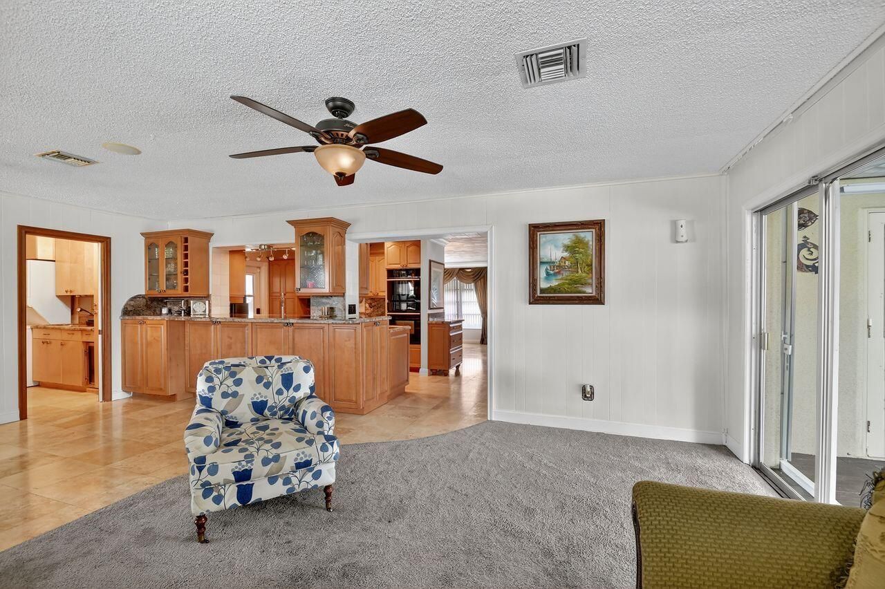 133 Greenbrier Drive, Palm Springs, FL 33461 Photo