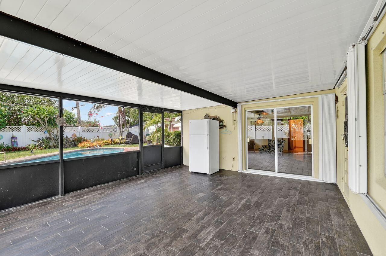 133 Greenbrier Drive, Palm Springs, FL 33461 Photo