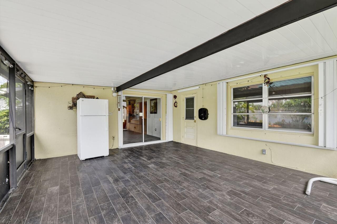 133 Greenbrier Drive, Palm Springs, FL 33461 Photo