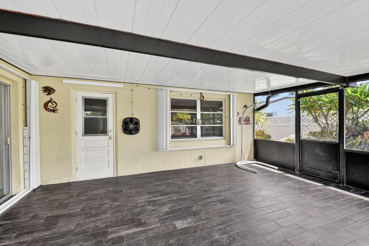 133 Greenbrier Drive, Palm Springs, FL 33461 Photo