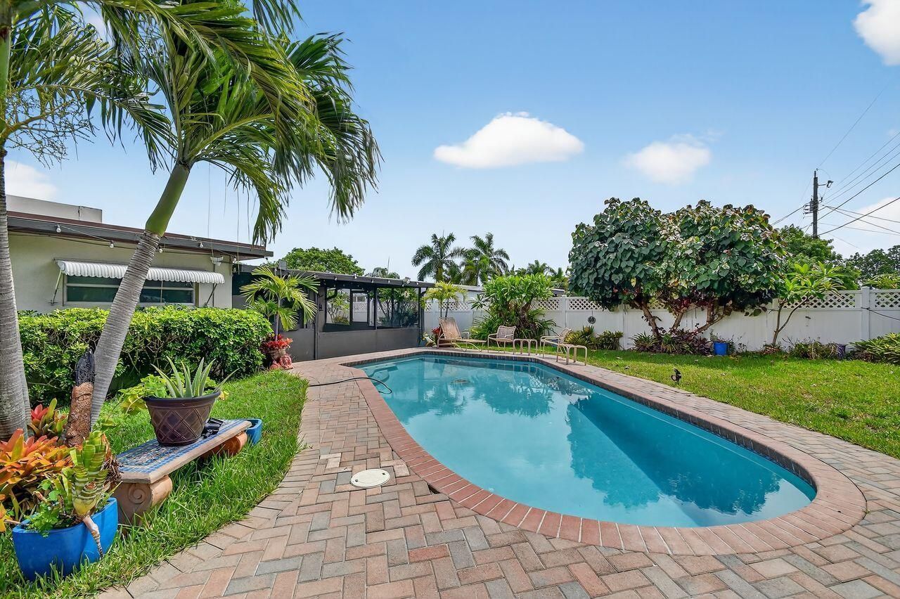 133 Greenbrier Drive, Palm Springs, FL 33461 Photo