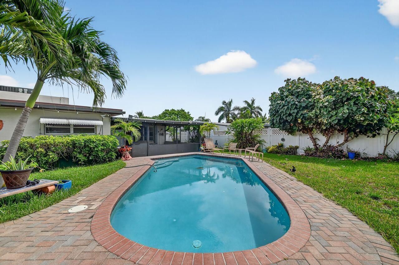 133 Greenbrier Drive, Palm Springs, FL 33461 Photo