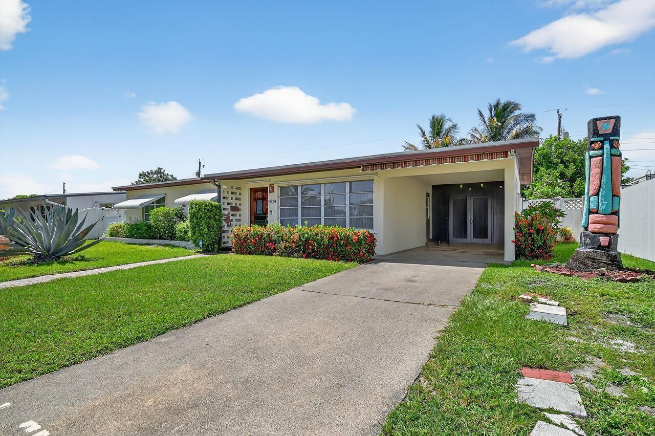 133 Greenbrier Drive, Palm Springs, FL 33461 Photo