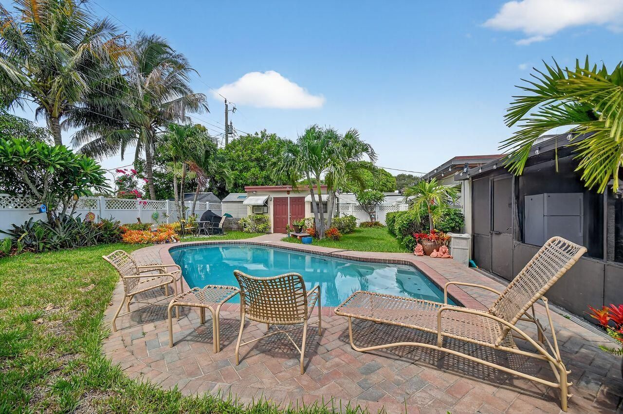 133 Greenbrier Drive, Palm Springs, FL 33461 Photo