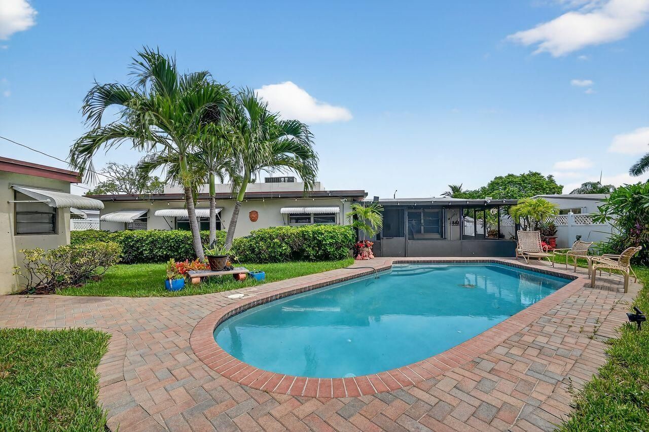 133 Greenbrier Drive, Palm Springs, FL 33461 Photo