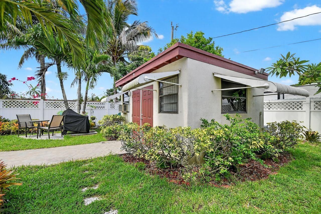 133 Greenbrier Drive, Palm Springs, FL 33461 Photo