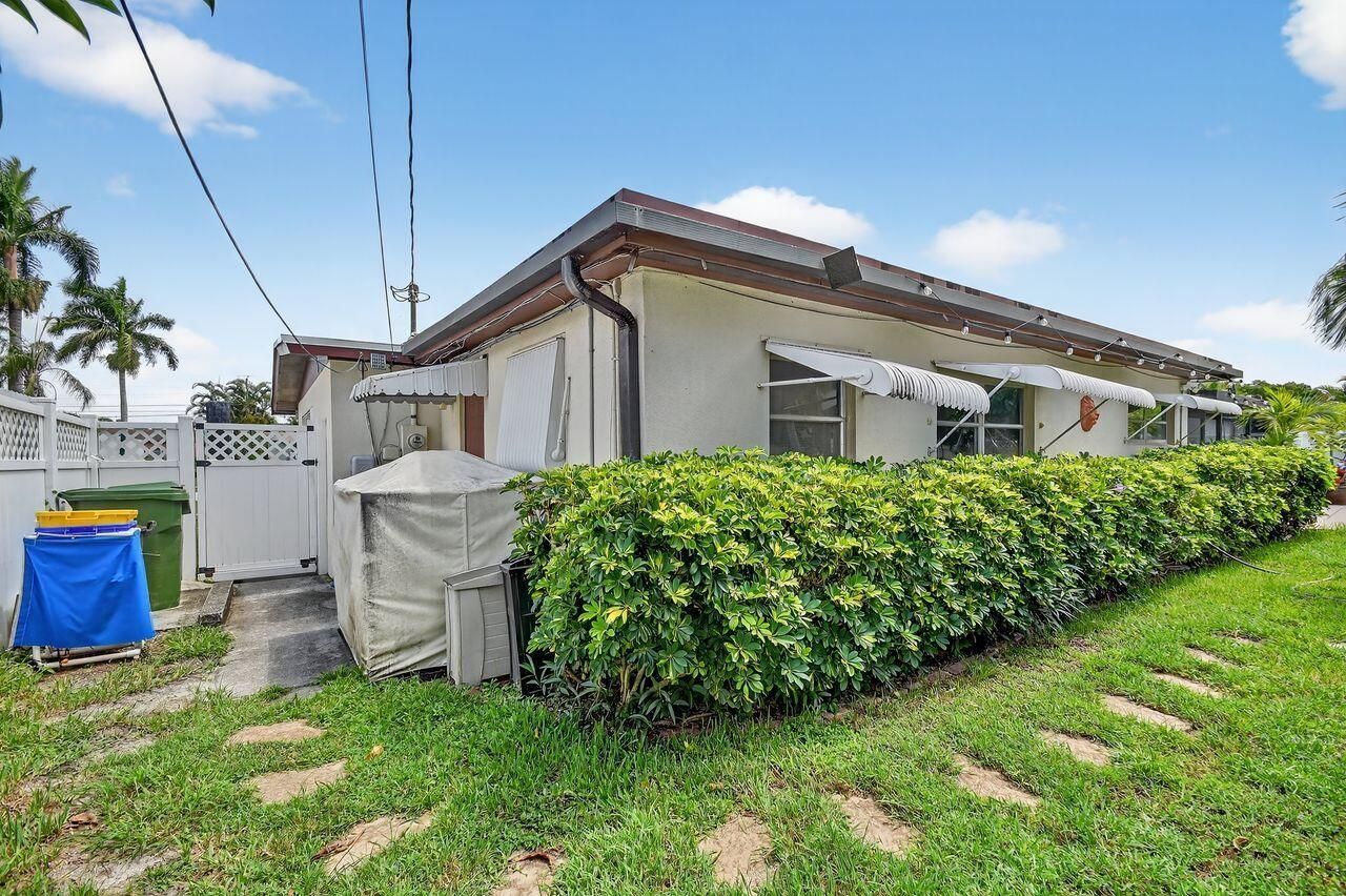 133 Greenbrier Drive, Palm Springs, FL 33461 Photo