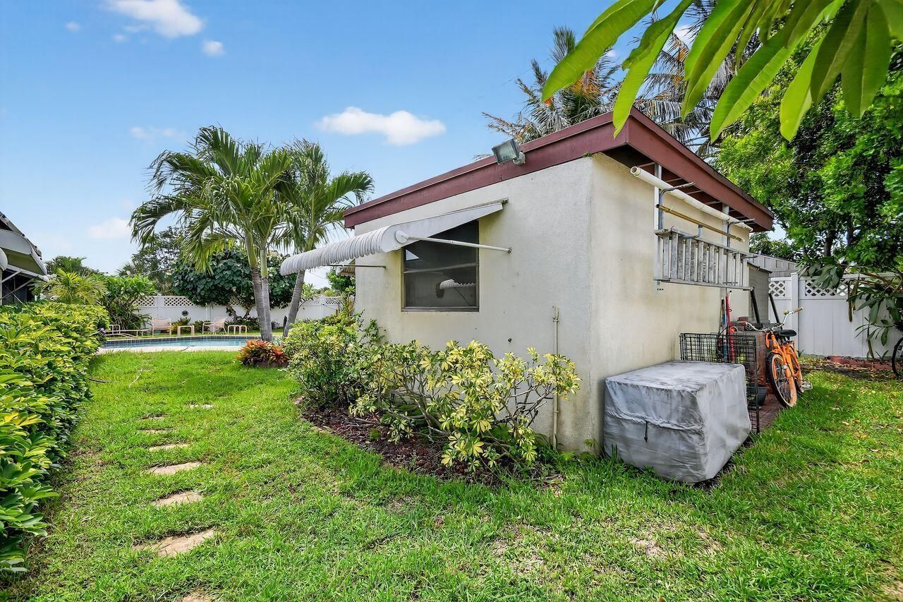 133 Greenbrier Drive, Palm Springs, FL 33461 Photo