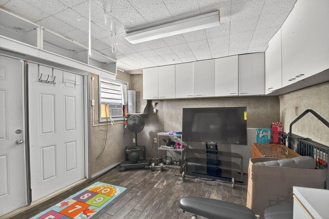 133 Greenbrier Drive, Palm Springs, FL 33461 Photo