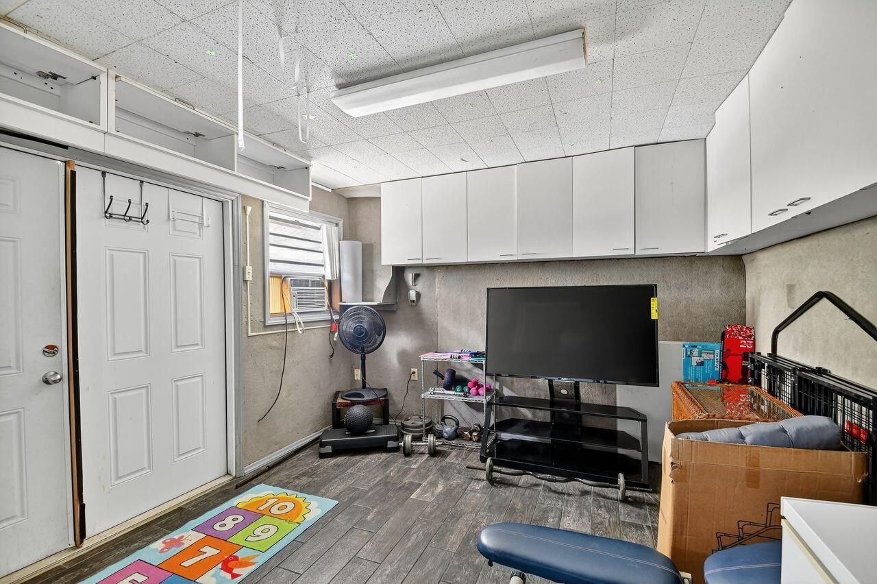 133 Greenbrier Drive, Palm Springs, FL 33461 Photo