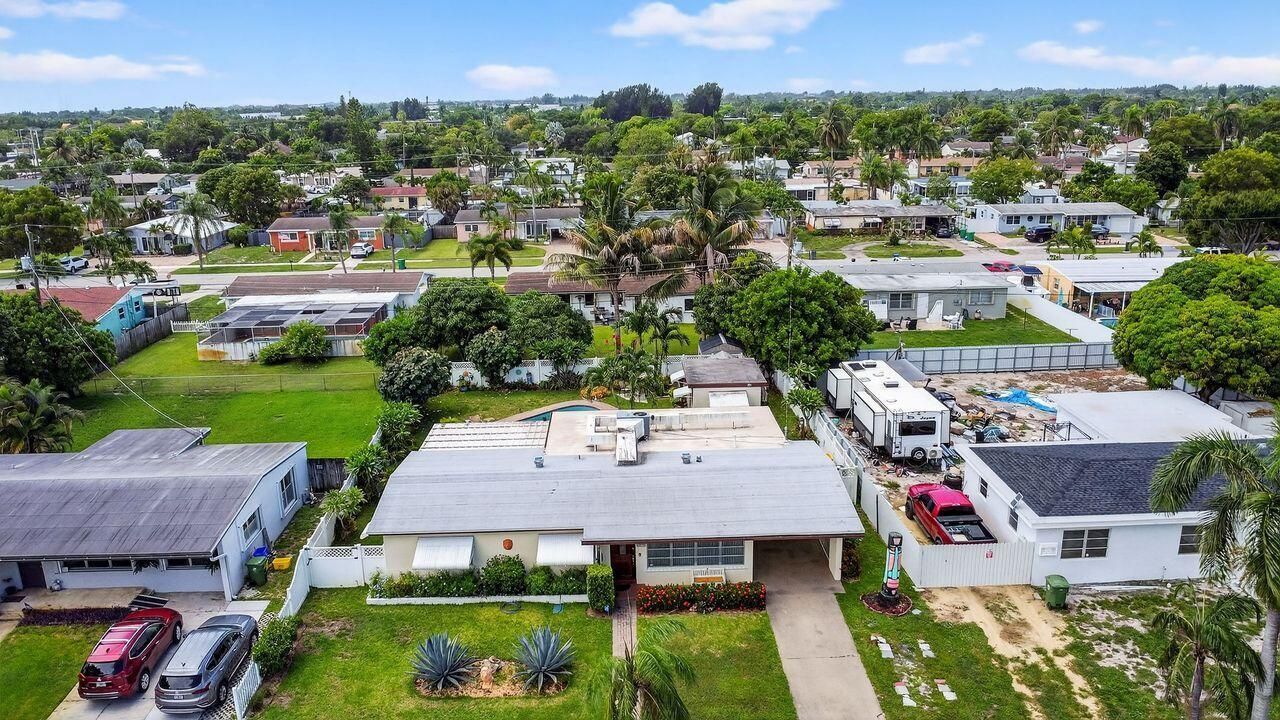 133 Greenbrier Drive, Palm Springs, FL 33461 Photo