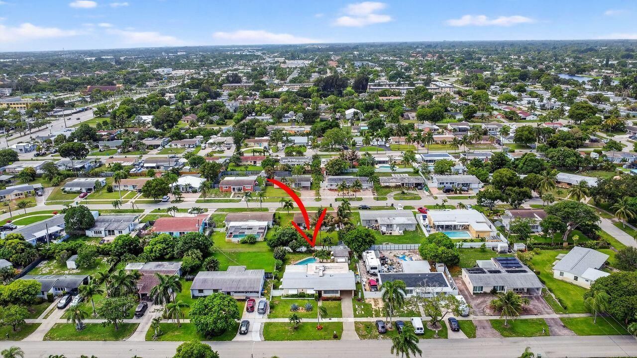 133 Greenbrier Drive, Palm Springs, FL 33461 Photo