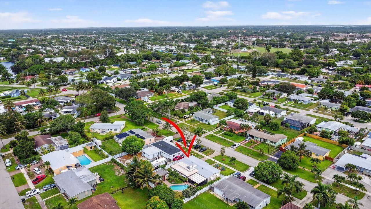 133 Greenbrier Drive, Palm Springs, FL 33461 Photo