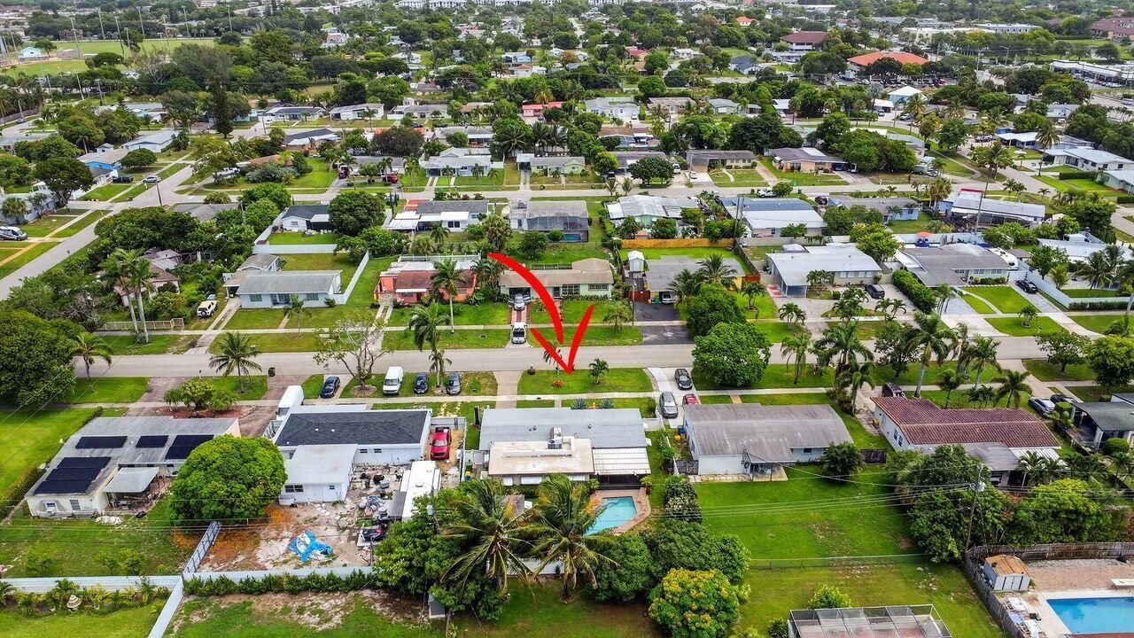 133 Greenbrier Drive, Palm Springs, FL 33461 Photo