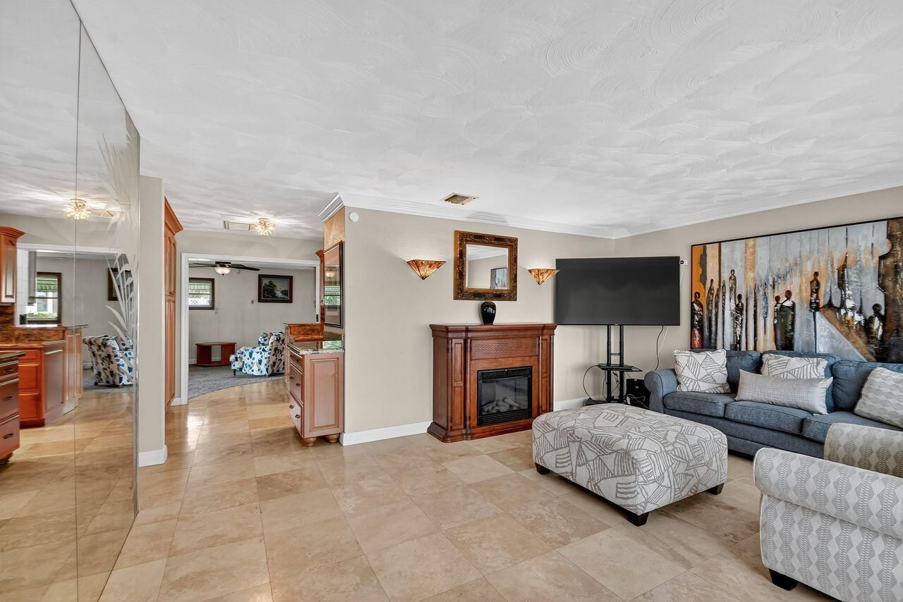 133 Greenbrier Drive, Palm Springs, FL 33461 Photo