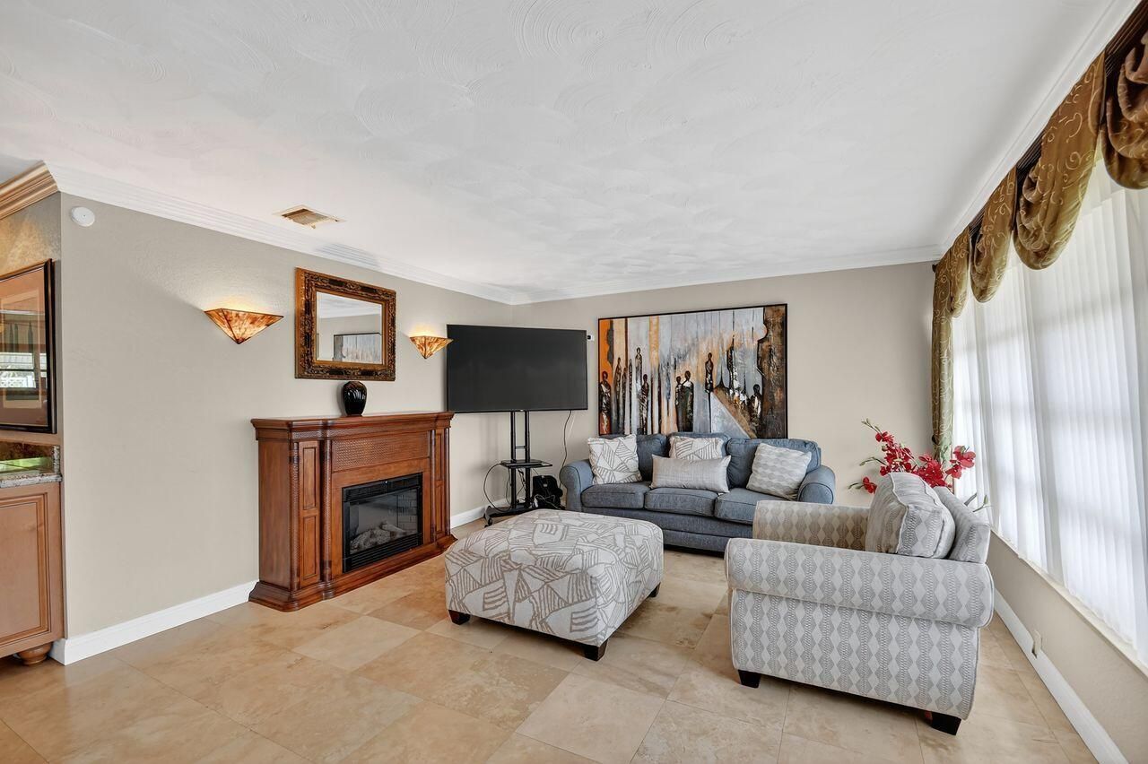 133 Greenbrier Drive, Palm Springs, FL 33461 Photo