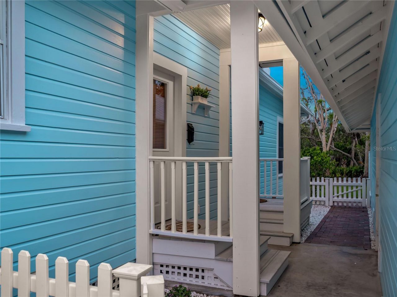 713 Eagle Point Drive, Venice, FL 34285 Photo