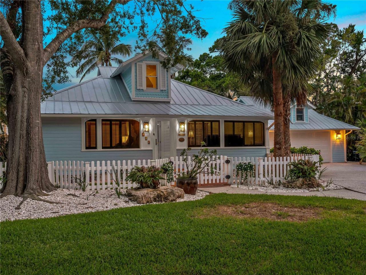713 Eagle Point Drive, Venice, FL 34285 Photo