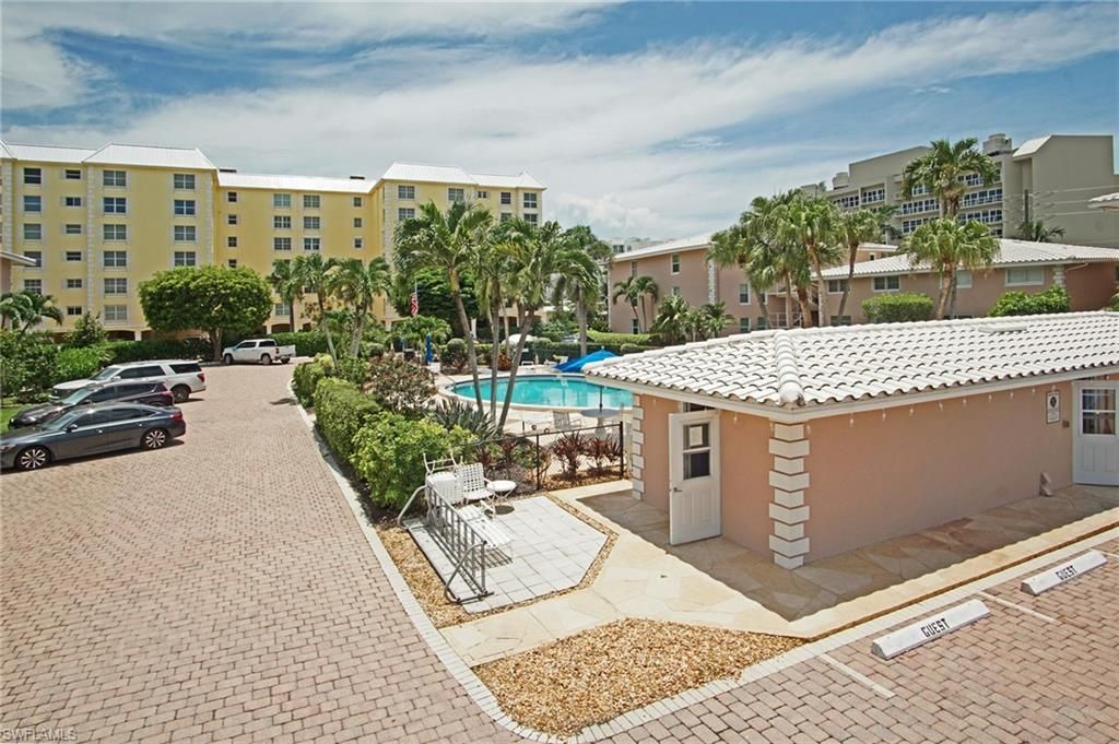 1910 Gulf Shore Blvd N, Unit 102, Naples, FL 34102 Photo