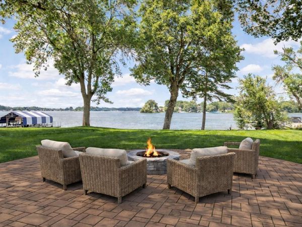 3890 Sunset Drive, Spring Park, MN 55384