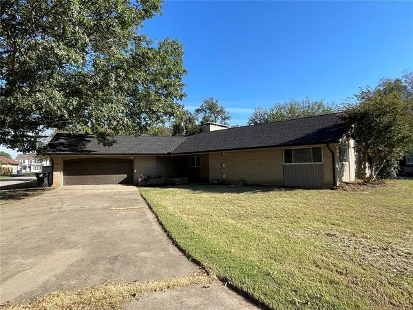 600 Diamond Street, Holdenville, OK 74848