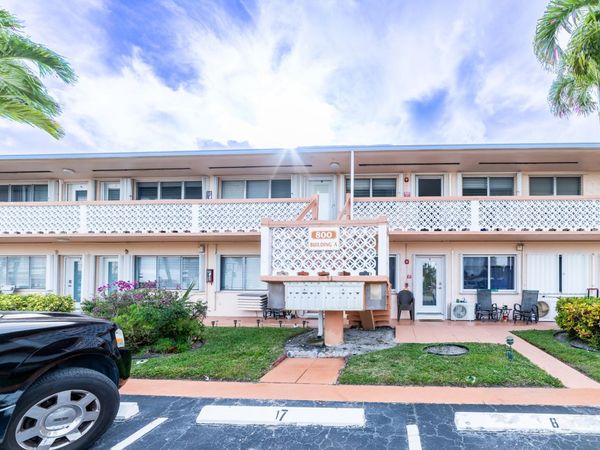 800 SW 11th Avenue, Unit 18a, Hallandale Beach, FL 33009