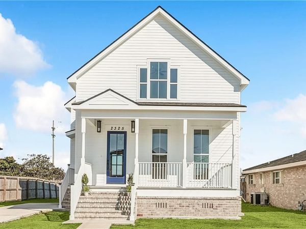 2325 BENJAMIN Street, Arabi, LA 70032
