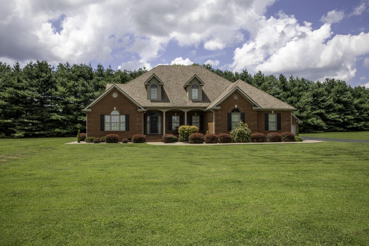 342 Masters Court, Hustonville, KY 40437