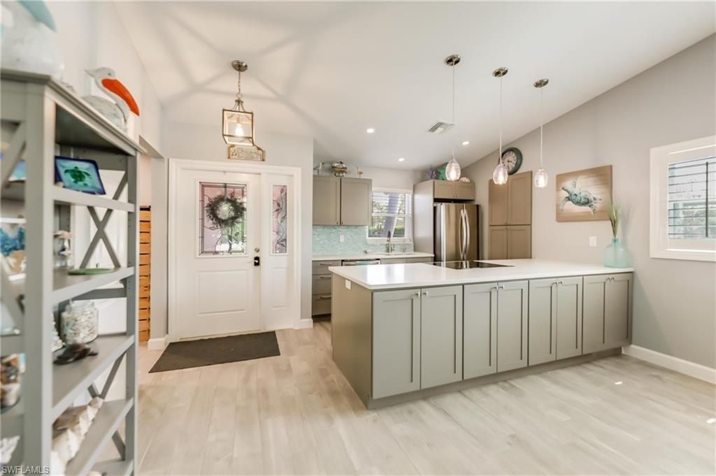 1657 Atlanta Plaza Dr, Sanibel, FL 33957 Photo